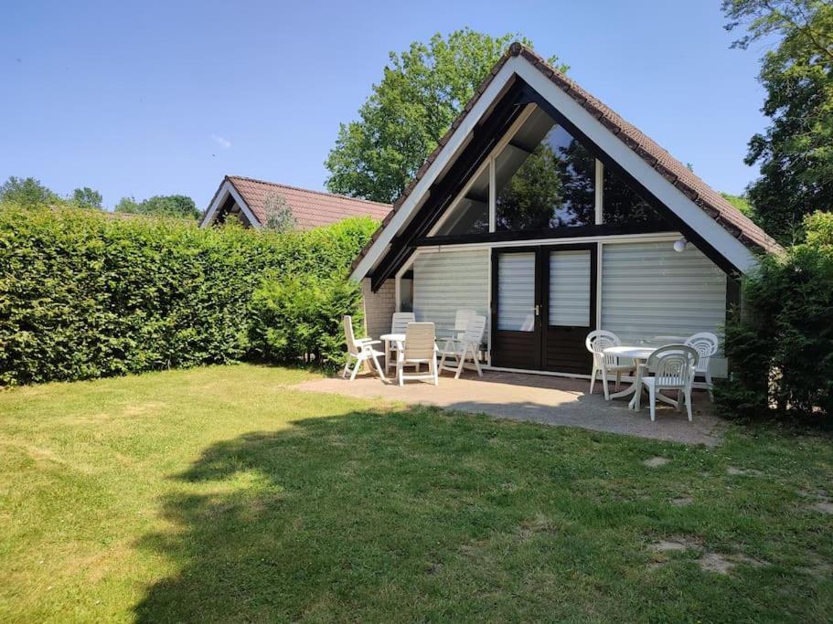Vrijstaande Recreatiebungalow Met Slaapvide Posterholt Esterno foto