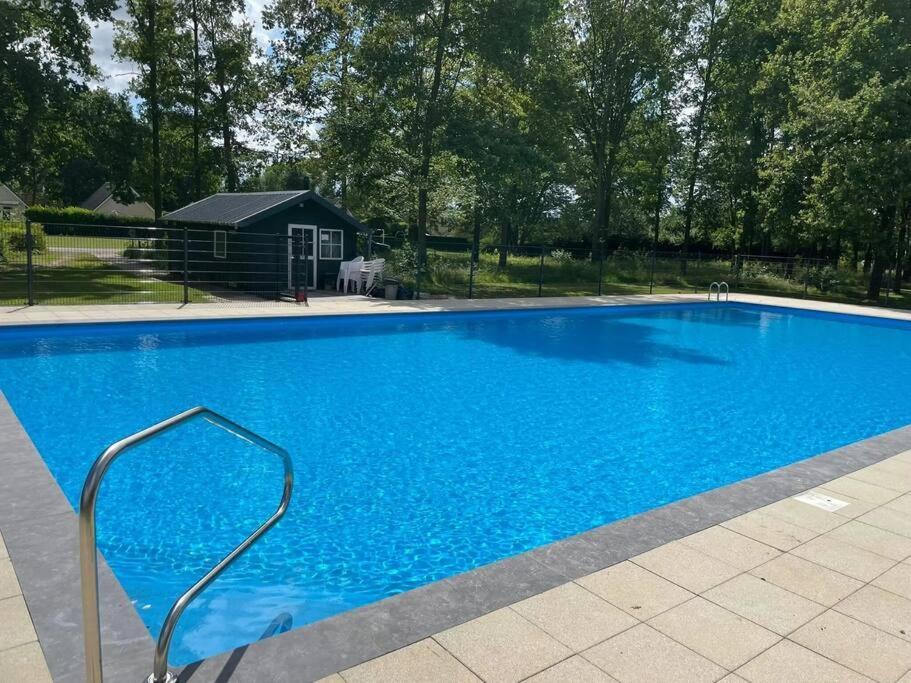 Vrijstaande Recreatiebungalow Met Slaapvide Posterholt Esterno foto