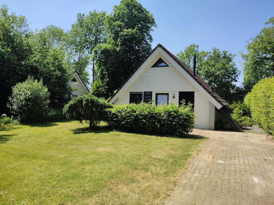Vrijstaande Recreatiebungalow Met Slaapvide Posterholt Esterno foto